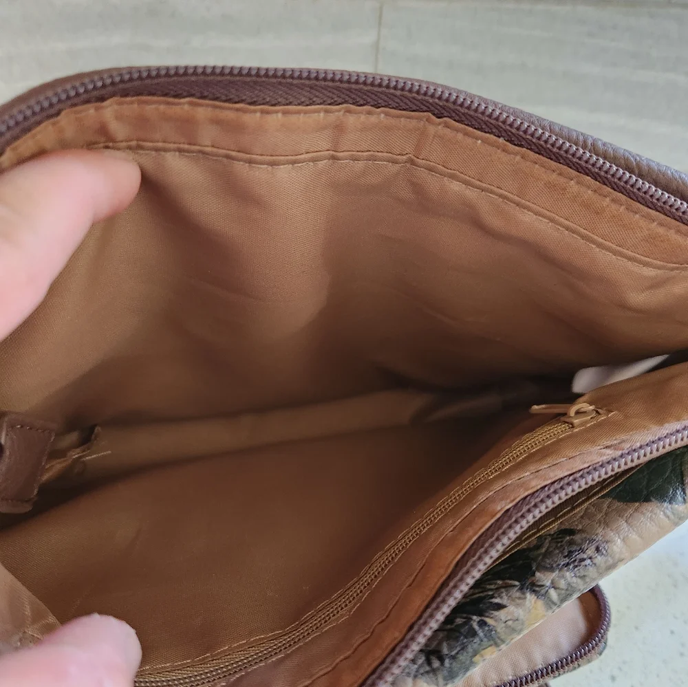 NWOT St. John's Bay Crossbody Purse - Picture 8 of 8